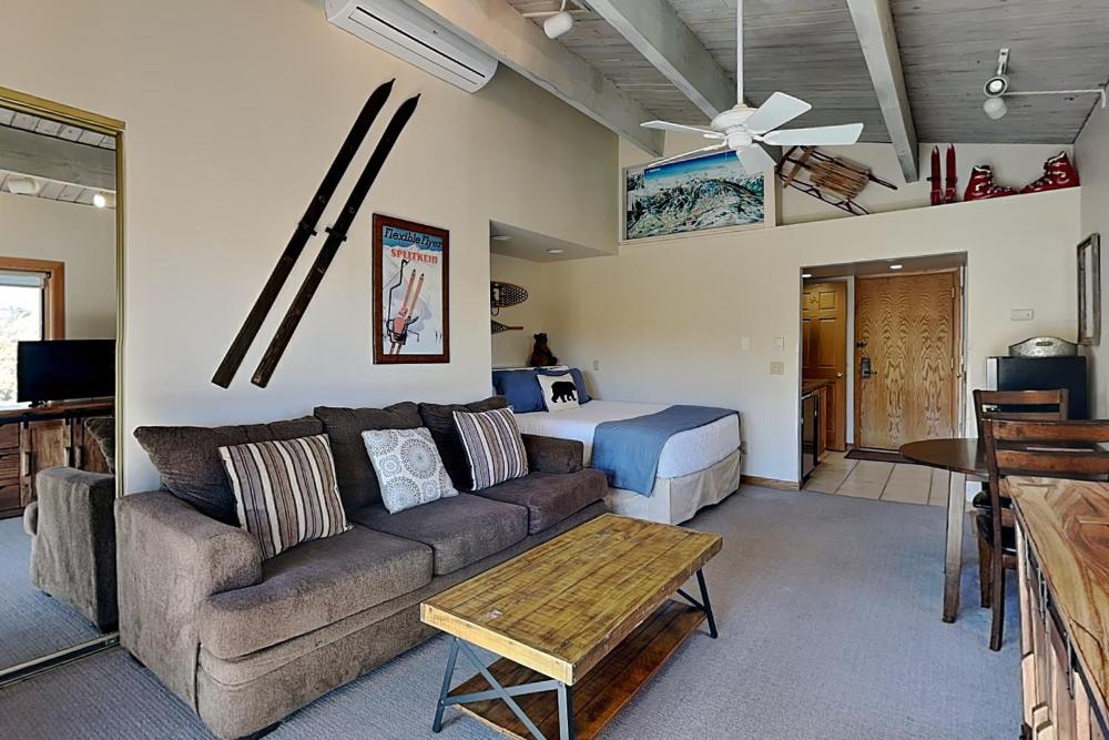 Deluxe Studio interior